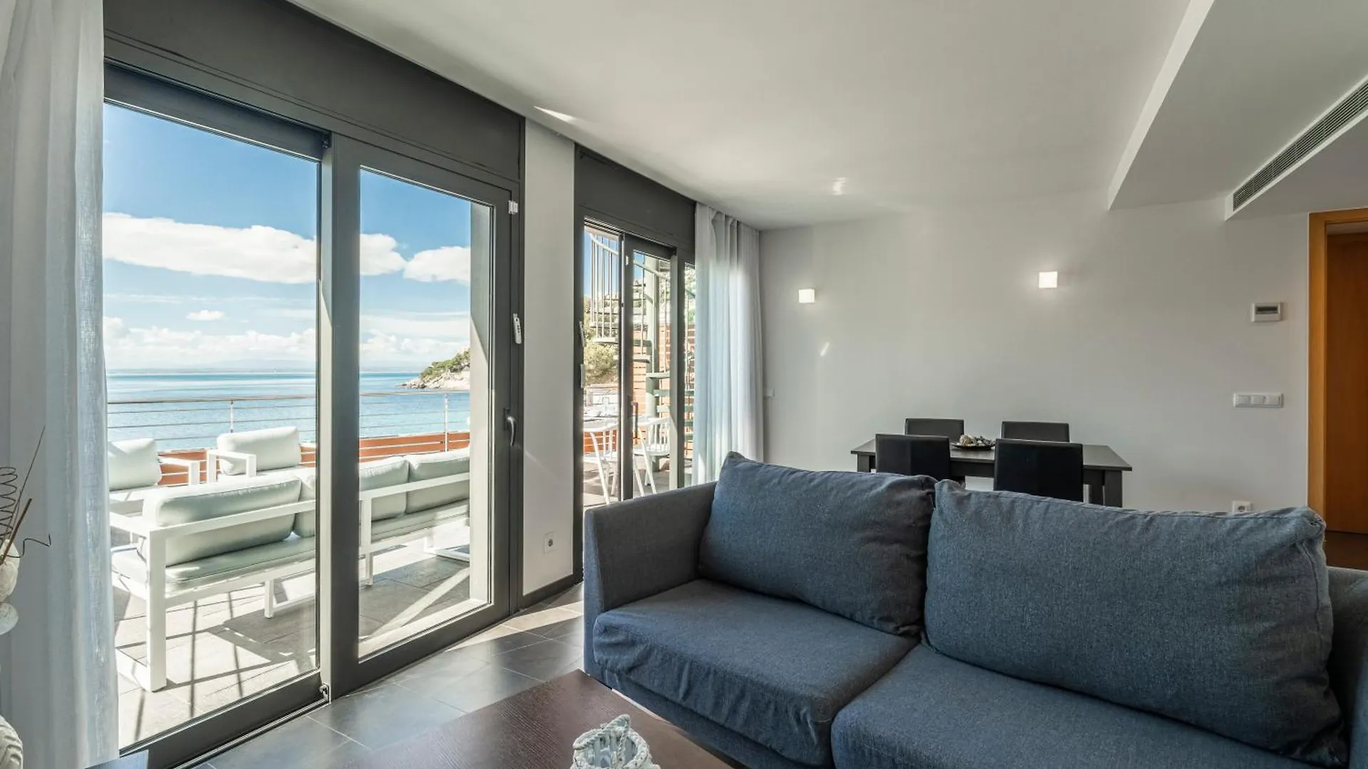 Apartamento Atico Primera Linea Playa Canyelles Roses